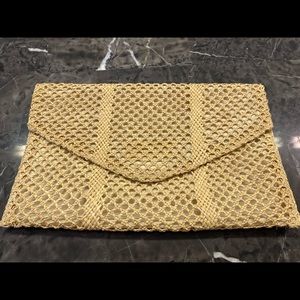 Vintage straw/wicker clutch with velcro closure